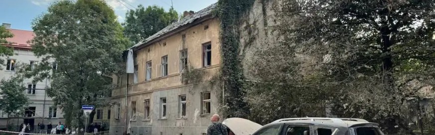 俄空袭乌西部城市与美国工厂酿1死26伤，乌克兰试射射程3000公里的火烈鸟导弹 | 狼叔看世界